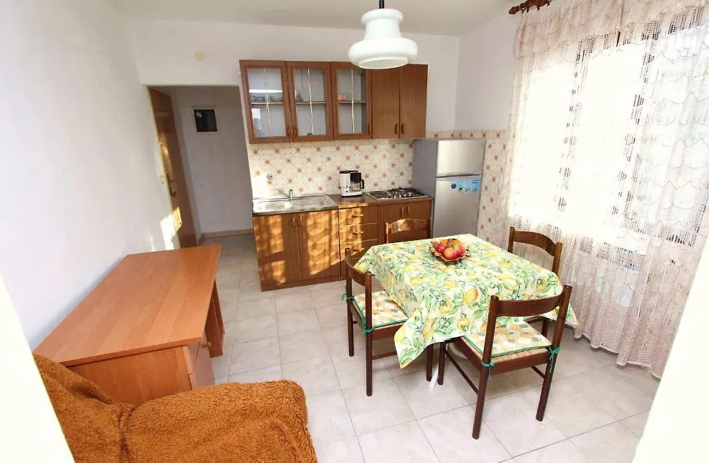 Stella Mare Apartments 로비니 0*,